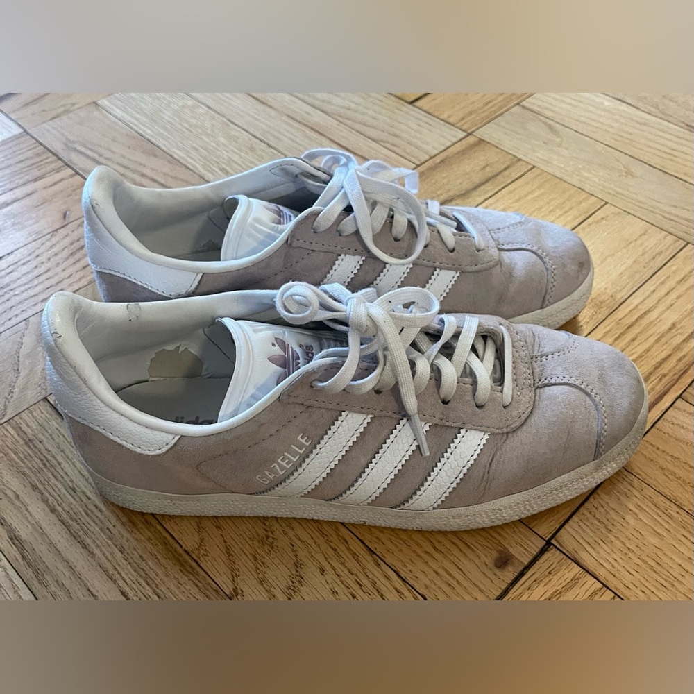 Adidas gazelle women size 7.5, color lavender